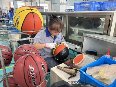 奧運經濟背后的中國制造 從60萬比賽用球到賽事咨詢，中國企業如何深度參與全球體育盛會